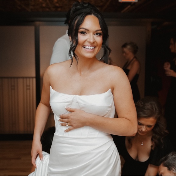 Meet your Posher, Hannah - Picture 1 of 1